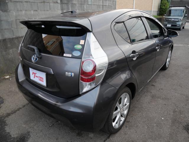 アクア Gブラックソフトレザーセレクション スマートキー プッシュスタート ナビ バックモニター フルセグ ETC 純正16インチアルミホイール オートエアコン パワーステアリング(5枚目)