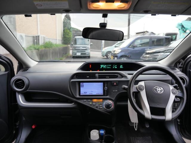 アクア Gブラックソフトレザーセレクション スマートキー プッシュスタート ナビ バックモニター フルセグ ETC 純正16インチアルミホイール オートエアコン パワーステアリング(8枚目)