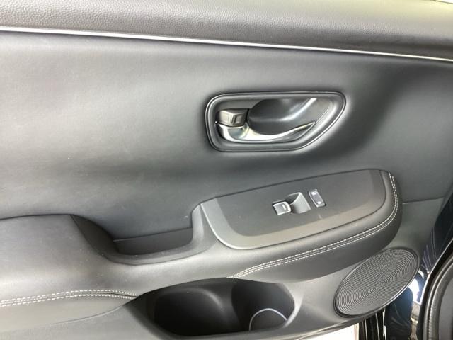 ＺＲ－Ｖ ｅ：ＨＥＶＺ特別仕様車ブラックスタイル　純正ナビ　フルセグ　リアカメラ　ＥＳＣ　Ｄレコ　ＰＷシート　マルチカメラ　レザーシート　ＡＢＳ　フルオートエアコン　ＬＥＤヘッドランプ　スマートキー　オートクルーズコントロール　パワーバックドア（35枚目）