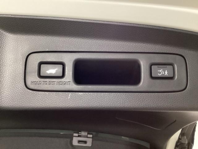 ヴェゼル ｅ：ＨＥＶＺ　メモリーナビ　ＥＴＣ　リアカメラ　衝突回避支援ブレーキ機能　スマキ　Ｐトランク　フルオートエアコン　エアバッグ　両席エアバック　Ｒカメ　パワーウィンドウ　ＬＥＤランプ　ソナー　クルーズＣ　ナビ＆ＴＶ（24枚目）