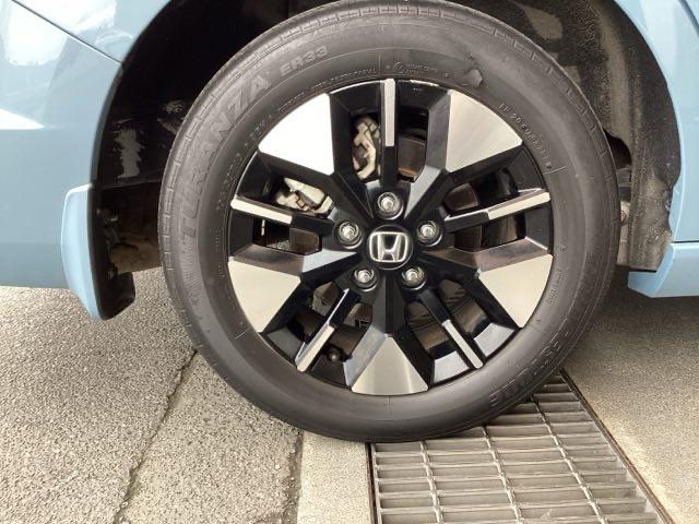 ステップワゴン ｅ：ＨＥＶエアー　純正ナビ　７人乗り　リア席モニター　前後誤発進抑制　パワーステアリング　両側Ｐスライドドア　助手席エアバッグ　ＵＳＢ接続　サイドカーテンエアバック　パーキングセンサー　ＬＥＤヘッドランプ　クルコン（27枚目）