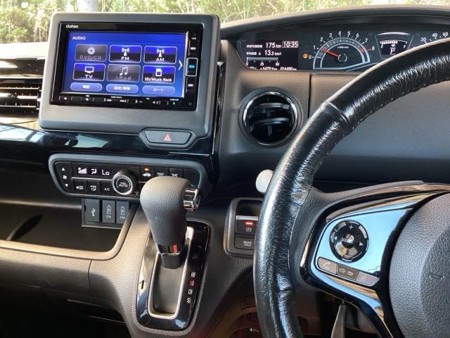 N-BOXカスタム L 純正ナビ フルセグ リアカメラ Pソナー サイドエアバッグ ナビTV Aストップ シートヒータ ベンチシート キーフリーシステム LEDライト クルーズコントロール AC DVD視聴可能 スマキー(2枚目)