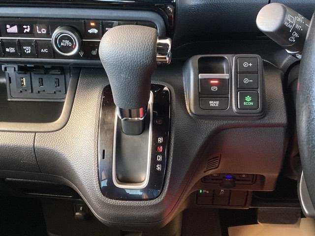 N-BOXカスタム L 純正ナビ フルセグ リアカメラ Pソナー サイドエアバッグ ナビTV Aストップ シートヒータ ベンチシート キーフリーシステム LEDライト クルーズコントロール AC DVD視聴可能 スマキー(14枚目)