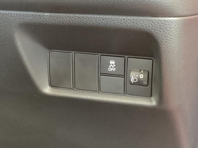 フィット ホーム 純正メモリーナビ ドラレコ リアカメラ 記録簿 衝突軽減 ソナー USB接続 AAC 横滑り防止機能 サイドエアバック オートライト LEDライト クルーズコントロール パワーウィンドウ スマキー(44枚目)