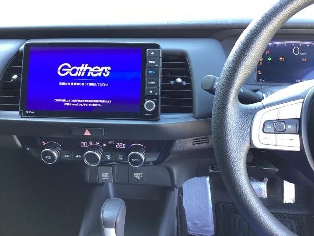 フィット ホーム 純正メモリーナビ リアカメラ ETC 記録簿 衝突軽減 ソナー USB接続 AAC 横滑り防止機能 サイドエアバック オートライト LEDライト クルーズコントロール パワーウィンドウ スマキー(3枚目)