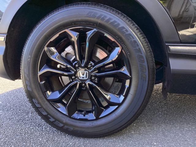 かっこいい【アルミホイール】を履いていますので、足元を引きしまっていますね。