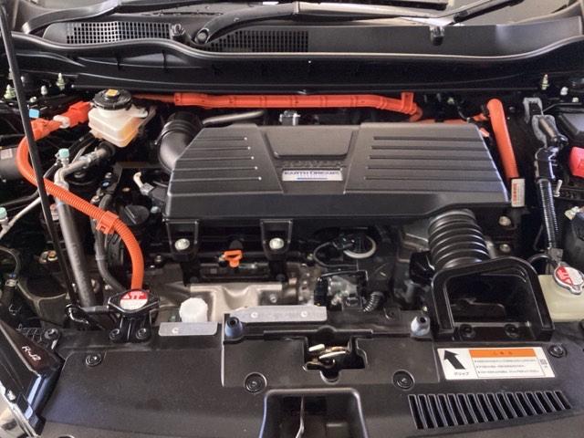 エンジンルームもしっかり洗浄していますので、覗いてみてください。