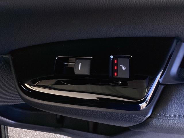 シートヒーター付き！直接体を温てくれるので寒い日の運転も快適です。