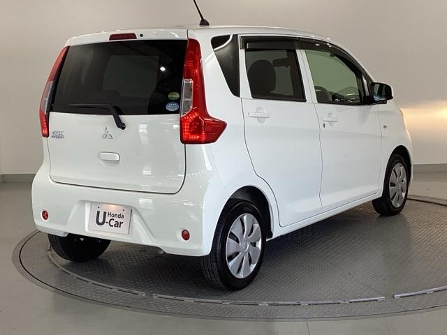 ご覧のように綺麗にクリーニングされており、とてもキレイなボディですよ。外装はもちろん内装も綺麗です。