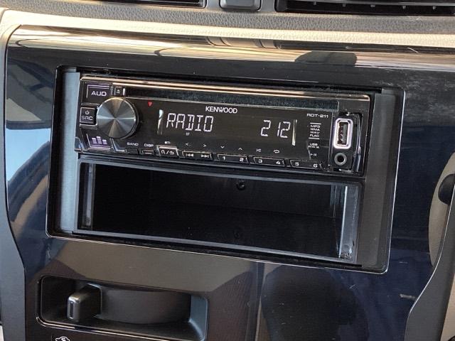 ラジオはワイドＦＭ対応で、ＡＭラジオの音声がクリアに楽しめます。また、ＡＵＸ対応でミュージックプレイヤーを接続できます。
