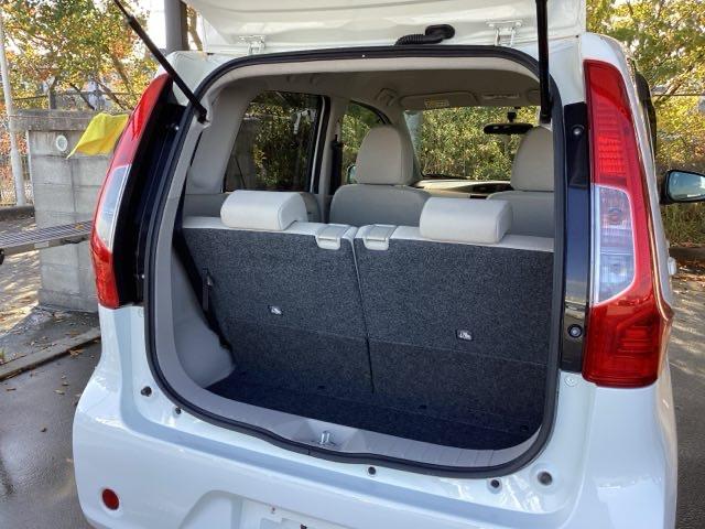 大口なテールゲートです。幅広、低い床面で大きな荷物の出し入れが簡単になります。
