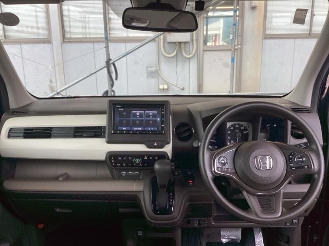 フロントガラスが大きく、ワイドな視界で運転もしやすくなるように、設計されています。