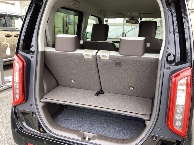 テールゲートを開けるとラゲッジルームがあるので荷物を収納できます。