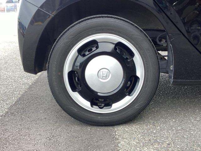 タイヤの空気圧は、燃費、ステアリング等に影響しますので、こまめなチェックをお願いします。