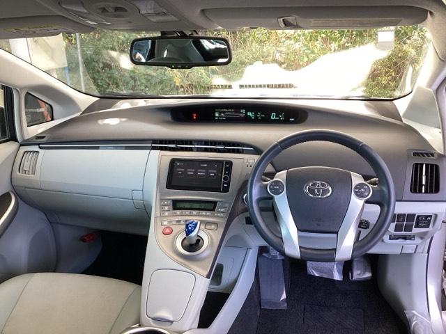 プリウス Ｇ　純正ＨＤＤナビ　リアカメラ　ＥＴＣ　Ａストップ　Ｒカメラ　スマ－トキ－　パワーステアリング　エアバック　ナビ＆ＴＶ　電動パワーシート　サイドエアバック　ＡＡＣ　整備記録簿　クルコン　イモビライザー（2枚目）