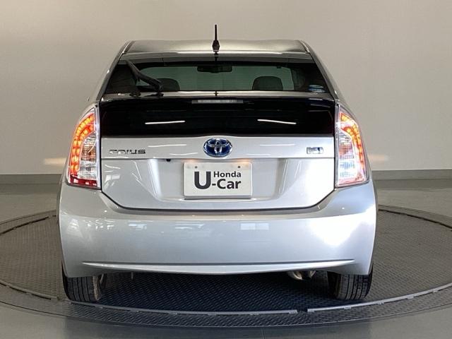 プリウス Ｇ　純正ＨＤＤナビ　リアカメラ　ＥＴＣ　Ａストップ　Ｒカメラ　スマ－トキ－　パワーステアリング　エアバック　ナビ＆ＴＶ　電動パワーシート　サイドエアバック　ＡＡＣ　整備記録簿　クルコン　イモビライザー（9枚目）