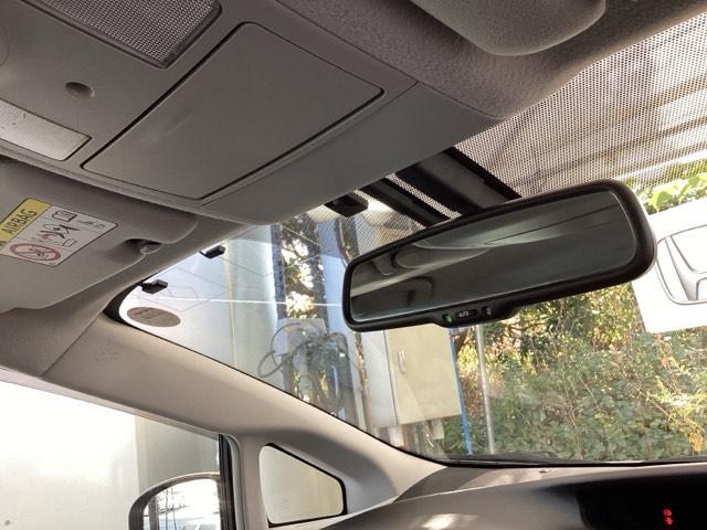 プリウス Ｇ　純正ＨＤＤナビ　リアカメラ　ＥＴＣ　Ａストップ　Ｒカメラ　スマ－トキ－　パワーステアリング　エアバック　ナビ＆ＴＶ　電動パワーシート　サイドエアバック　ＡＡＣ　整備記録簿　クルコン　イモビライザー（10枚目）