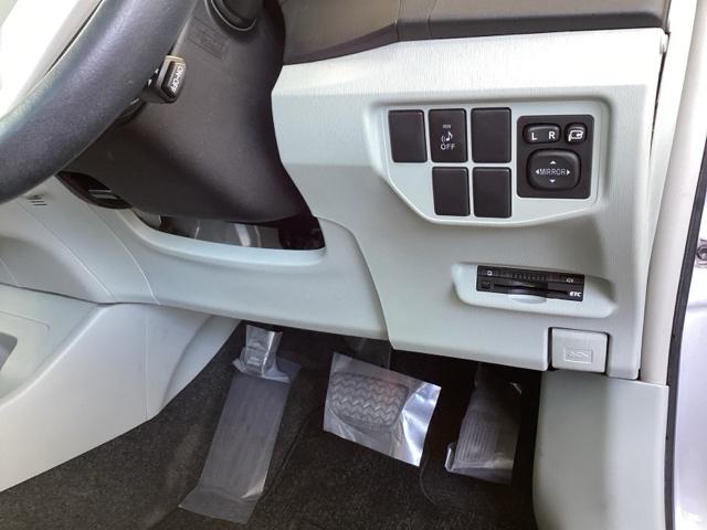 プリウス Ｇ　純正ＨＤＤナビ　リアカメラ　ＥＴＣ　Ａストップ　Ｒカメラ　スマ－トキ－　パワーステアリング　エアバック　ナビ＆ＴＶ　電動パワーシート　サイドエアバック　ＡＡＣ　整備記録簿　クルコン　イモビライザー（15枚目）