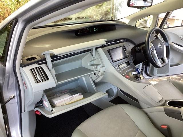 プリウス Ｇ　純正ＨＤＤナビ　リアカメラ　ＥＴＣ　Ａストップ　Ｒカメラ　スマ－トキ－　パワーステアリング　エアバック　ナビ＆ＴＶ　電動パワーシート　サイドエアバック　ＡＡＣ　整備記録簿　クルコン　イモビライザー（34枚目）