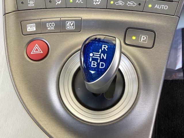 プリウス Ｇ　純正ＨＤＤナビ　リアカメラ　ＥＴＣ　Ａストップ　Ｒカメラ　スマ－トキ－　パワーステアリング　エアバック　ナビ＆ＴＶ　電動パワーシート　サイドエアバック　ＡＡＣ　整備記録簿　クルコン　イモビライザー（38枚目）