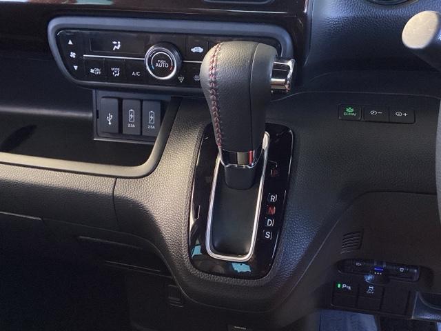 Ｎ－ＢＯＸカスタム Ｌターボ　純正ナビ　フルセグ　リアカメラ　地デジチューナー　衝突軽減ブレーキサポート　ＬＥＤヘッドライ　アイドリングＳ　ターボエンジン　ＰＳ　カーテンエアバック　シートヒータ　エアバック　ＵＳＢ　ＡＡＣ　ＡＢＳ（14枚目）