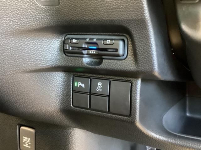 Ｎ－ＢＯＸカスタム Ｌターボ　純正ナビ　フルセグ　リアカメラ　地デジチューナー　衝突軽減ブレーキサポート　ＬＥＤヘッドライ　アイドリングＳ　ターボエンジン　ＰＳ　カーテンエアバック　シートヒータ　エアバック　ＵＳＢ　ＡＡＣ　ＡＢＳ（15枚目）