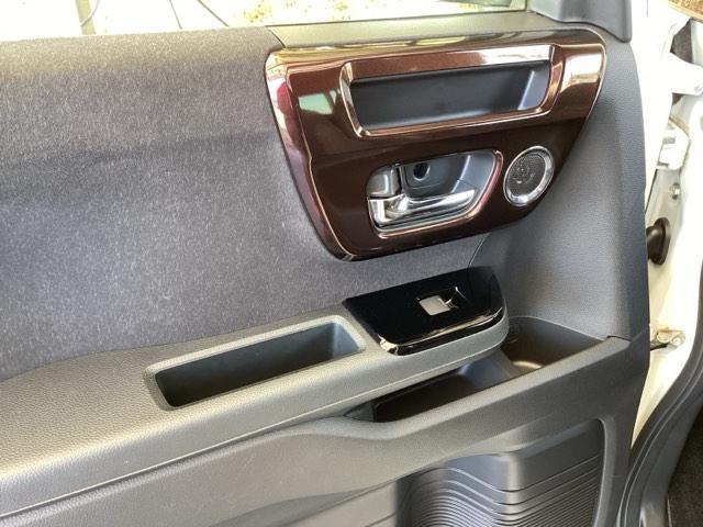 Ｎ－ＢＯＸカスタム Ｌターボ　純正ナビ　フルセグ　リアカメラ　地デジチューナー　衝突軽減ブレーキサポート　ＬＥＤヘッドライ　アイドリングＳ　ターボエンジン　ＰＳ　カーテンエアバック　シートヒータ　エアバック　ＵＳＢ　ＡＡＣ　ＡＢＳ（40枚目）