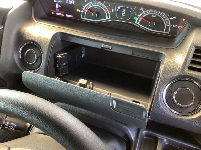 Ｎ－ＢＯＸカスタム Ｌターボ　純正ナビ　フルセグ　リアカメラ　地デジチューナー　衝突軽減ブレーキサポート　ＬＥＤヘッドライ　アイドリングＳ　ターボエンジン　ＰＳ　カーテンエアバック　シートヒータ　エアバック　ＵＳＢ　ＡＡＣ　ＡＢＳ（49枚目）