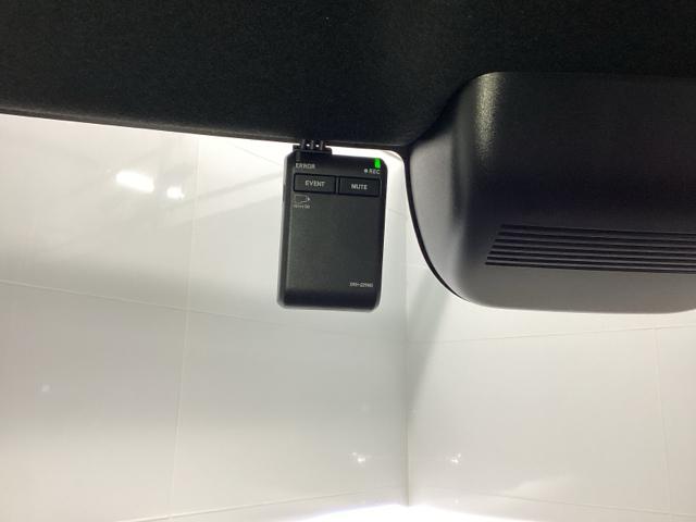 Ｎ－ＢＯＸカスタム ベースグレード　メモリーナビ　ドラレコ　リアカメラ　ＥＴＣ　Ｗ電動ドア　ＵＳＢ接続　ＣＭＢＳ　Ｄレコ　ベンチシート　オートエアコン　スマートキ　ＬＥＤ　盗難防止装置　クルコン　バックカメラ　フルセグＴＶ　エアバッグ（13枚目）