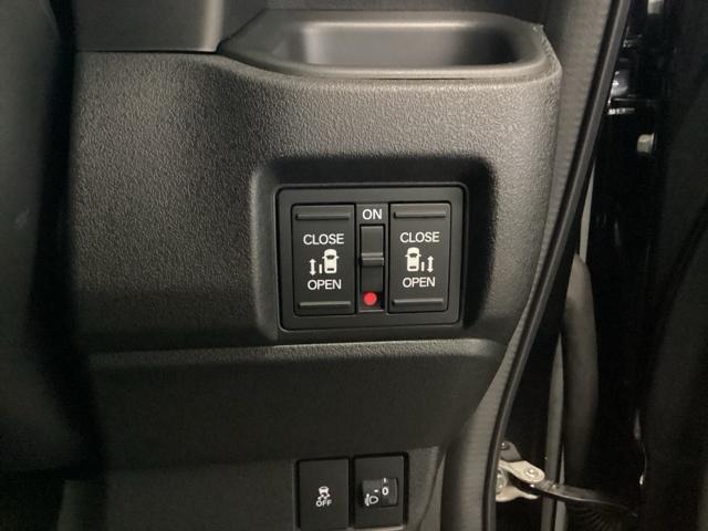 Ｎ－ＢＯＸカスタム ベースグレード　メモリーナビ　ドラレコ　リアカメラ　ＥＴＣ　Ｗ電動ドア　ＵＳＢ接続　ＣＭＢＳ　Ｄレコ　ベンチシート　オートエアコン　スマートキ　ＬＥＤ　盗難防止装置　クルコン　バックカメラ　フルセグＴＶ　エアバッグ（14枚目）