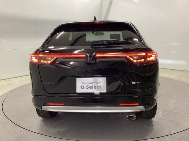 ヴェゼル ｅ：ＨＥＶＺ　メモリーナビ　ドラレコ　リアカメラ　ＥＴＣ　衝突回避支援ブレーキ機能　スマキ　Ｐトランク　フルオートエアコン　Ｄレコ　エアバッグ　両席エアバック　Ｒカメ　パワーウィンドウ　ＬＥＤランプ　ソナー　ＵＳＢ（9枚目）