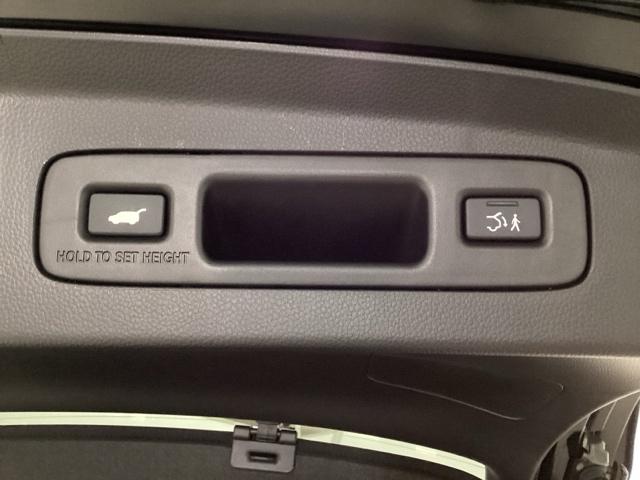 ヴェゼル ｅ：ＨＥＶＺ　メモリーナビ　ドラレコ　リアカメラ　ＥＴＣ　衝突回避支援ブレーキ機能　スマキ　Ｐトランク　フルオートエアコン　Ｄレコ　エアバッグ　両席エアバック　Ｒカメ　パワーウィンドウ　ＬＥＤランプ　ソナー　ＵＳＢ（24枚目）