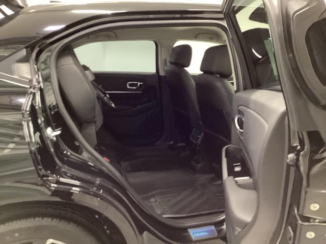 ヴェゼル ｅ：ＨＥＶＺ　メモリーナビ　ドラレコ　リアカメラ　ＥＴＣ　衝突回避支援ブレーキ機能　スマキ　Ｐトランク　フルオートエアコン　Ｄレコ　エアバッグ　両席エアバック　Ｒカメ　パワーウィンドウ　ＬＥＤランプ　ソナー　ＵＳＢ（26枚目）