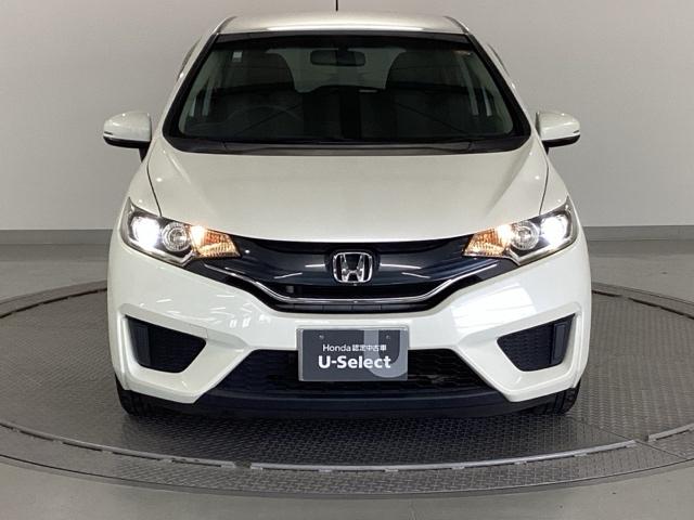 フィット １３Ｇ・Ｌパッケージ　ナビ　フルセグ　リアカメラ　盗難警報装置　Ｂカメ　Ｓキー　フルオートエアコン　リモコンキー　横滑り防止機能　エアバック　アイスト　ＥＴＣ付き　パワーウィンド　Ｗエアバッグ　ＬＥＤヘッドランプ　ＡＢＳ（6枚目）