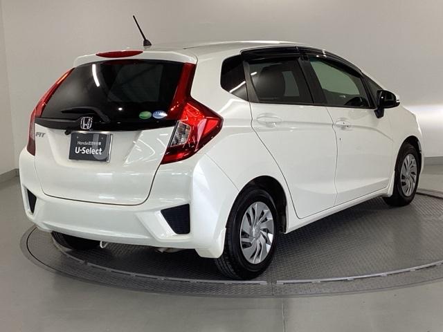 フィット １３Ｇ・Ｌパッケージ　ナビ　フルセグ　リアカメラ　盗難警報装置　Ｂカメ　Ｓキー　フルオートエアコン　リモコンキー　横滑り防止機能　エアバック　アイスト　ＥＴＣ付き　パワーウィンド　Ｗエアバッグ　ＬＥＤヘッドランプ　ＡＢＳ（8枚目）