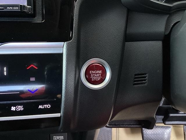 フィット １３Ｇ・Ｌパッケージ　ナビ　フルセグ　リアカメラ　盗難警報装置　Ｂカメ　Ｓキー　フルオートエアコン　リモコンキー　横滑り防止機能　エアバック　アイスト　ＥＴＣ付き　パワーウィンド　Ｗエアバッグ　ＬＥＤヘッドランプ　ＡＢＳ（14枚目）