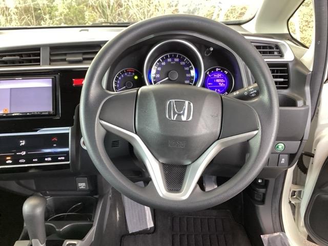 フィット １３Ｇ・Ｌパッケージ　ナビ　フルセグ　リアカメラ　盗難警報装置　Ｂカメ　Ｓキー　フルオートエアコン　リモコンキー　横滑り防止機能　エアバック　アイスト　ＥＴＣ付き　パワーウィンド　Ｗエアバッグ　ＬＥＤヘッドランプ　ＡＢＳ（18枚目）