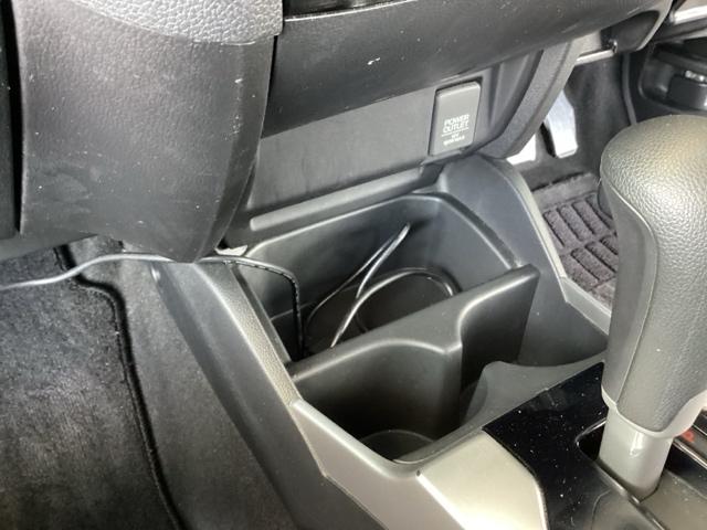 フィット １３Ｇ・Ｌパッケージ　ナビ　フルセグ　リアカメラ　盗難警報装置　Ｂカメ　Ｓキー　フルオートエアコン　リモコンキー　横滑り防止機能　エアバック　アイスト　ＥＴＣ付き　パワーウィンド　Ｗエアバッグ　ＬＥＤヘッドランプ　ＡＢＳ（42枚目）