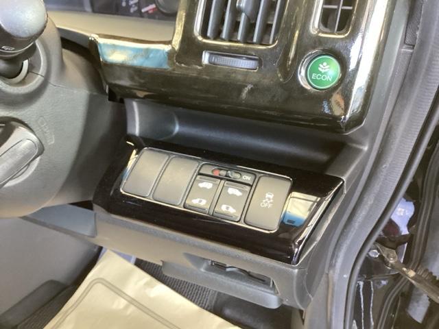 ステップワゴンスパーダ Z ナビ 両側電動スライドドア リアカメラ 横滑防止 エアロ イモビ スマキー バックモニタ- キーフリー パワーウィンド ETC付 ワンセグ エアコン 運転席助手席エアバック エアバック ABS PS(16枚目)