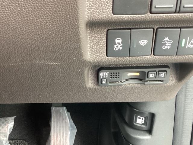 フリードハイブリッド ハイブリッド・Gホンダセンシング メモリーナビ ETC リアカメラ キーフリーシステム DVD再生可能 ECON 後カメラ Aクルーズ 地デジフルセグTV LEDヘッドランプ シートH 横滑防止 パワーウインドウ 3列シート USB(15枚目)