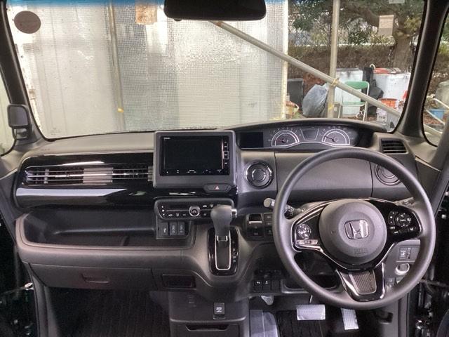 Ｎ－ＢＯＸカスタム Ｌ　純正ナビ　フルセグ　リアカメラ　Ｐソナー　サイドエアバッグ　ナビＴＶ　Ａストップ　シートヒータ　ベンチシート　キーフリーシステム　ＬＥＤライト　クルーズコントロール　ＡＣ　ＤＶＤ視聴可能　スマキー（3枚目）