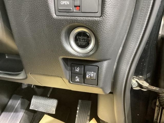 Ｎ－ＢＯＸカスタム Ｌ　純正ナビ　フルセグ　リアカメラ　Ｐソナー　サイドエアバッグ　ナビＴＶ　Ａストップ　シートヒータ　ベンチシート　キーフリーシステム　ＬＥＤライト　クルーズコントロール　ＡＣ　ＤＶＤ視聴可能　スマキー（17枚目）