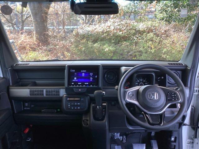 Ｎ－ＶＡＮ＋スタイル ファン・ホンダセンシング　純正ナビ　フルセグ　リアカメラ　Ｉ－ＳＴＯＰ　イモビライザー　ＵＳＢポート　後カメラ　横滑り防止　キーフリーシステム　地デジ　フルオートエアコン　ＬＥＤ　オートライト　スマートキー　両面スライドドア（3枚目）