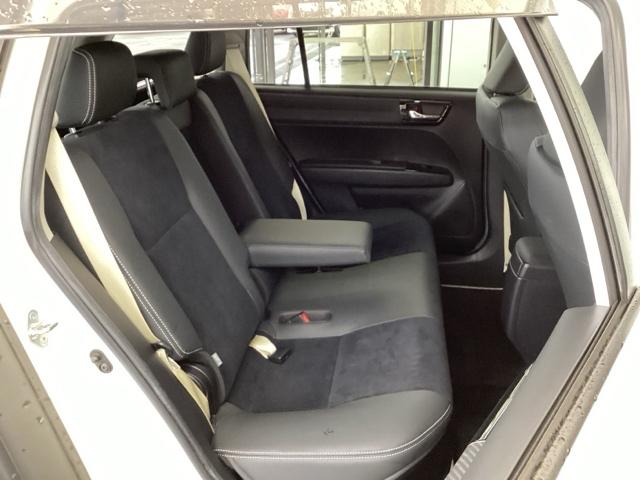 カローラフィールダー ハイブリッドＧエアロツアラー・ダブルバイビー　純正メモリーナビ　リアカメラ　ＥＴＣ　サイドカーテンエアバック　点検記録簿　エアロ　盗難防止装置　横滑り防止機能　キーレス　後カメラ　ナビ＆ＴＶ　ＡＢＳ　ＰＷ　アイドリングストップ　エアバッグ　ＰＳ（17枚目）