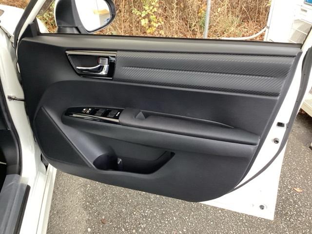 カローラフィールダー ハイブリッドＧエアロツアラー・ダブルバイビー　純正メモリーナビ　リアカメラ　ＥＴＣ　サイドカーテンエアバック　点検記録簿　エアロ　盗難防止装置　横滑り防止機能　キーレス　後カメラ　ナビ＆ＴＶ　ＡＢＳ　ＰＷ　アイドリングストップ　エアバッグ　ＰＳ（50枚目）