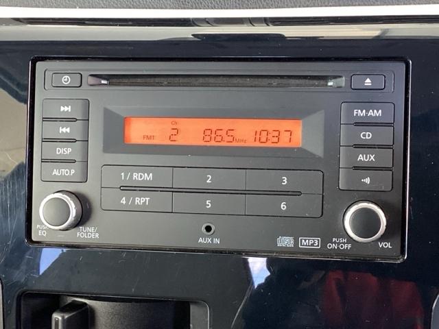 デイズ Ｊ　純正ＣＤコンポ　衝突低減ブレーキ　横滑り防止装置付　レーダーＢ　ＷＳＲＳ　フロントベンチシート　パワーウィンド　キーフリー　記録簿有り　ＳＲＳ　ＰＳ　ＡＣ　ＡＢＳ（3枚目）