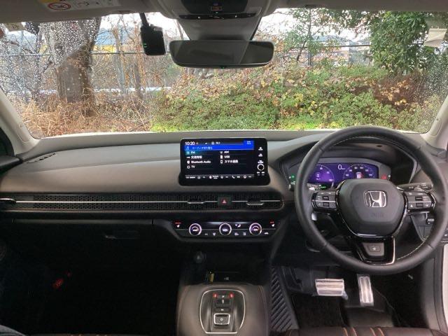 �t�����g�K���X���傫���A���C�h�Ȏ��E�ŉ^�]�����₷���Ȃ�悤�ɁA�݌v����Ă��܂��B