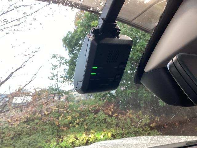 �܂����I�̎��̂��߂Ƀh���C�u���R�[�_�[�������Ă��܂��B