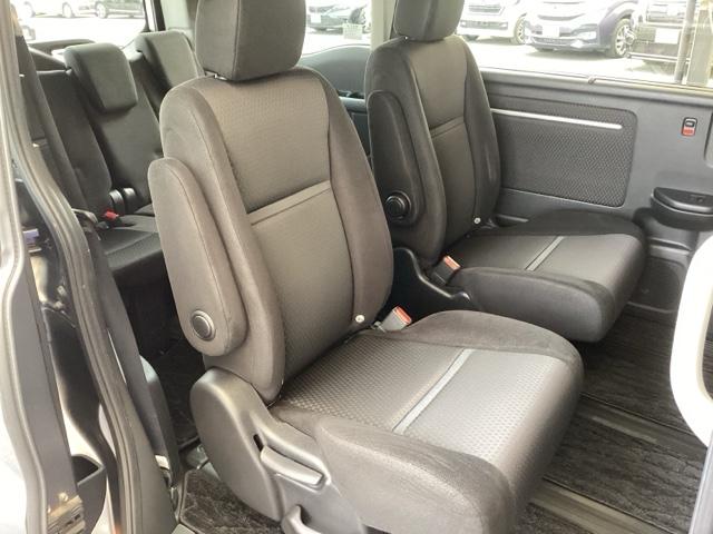 ステップワゴンスパーダ スパーダホンダセンシング　純正ナビ　フルセグ　リアカメラ　盗難防止　助手席エアバッグ　Ｗパワスラ　地デジ　ＬＥＤライト　横滑り防止システム　オートエアコン　ドライブレコーダー装着車　ＵＳＢ　ナビ＆ＴＶ　三列シート　ＥＴＣ付（18枚目）