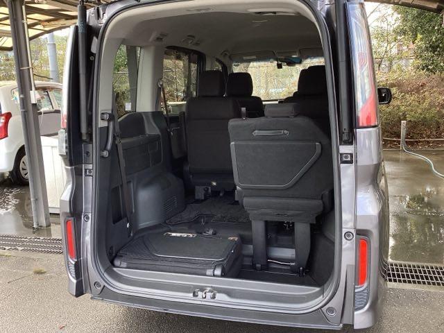 ステップワゴンスパーダ スパーダホンダセンシング　純正ナビ　フルセグ　リアカメラ　盗難防止　助手席エアバッグ　Ｗパワスラ　地デジ　ＬＥＤライト　横滑り防止システム　オートエアコン　ドライブレコーダー装着車　ＵＳＢ　ナビ＆ＴＶ　三列シート　ＥＴＣ付（21枚目）